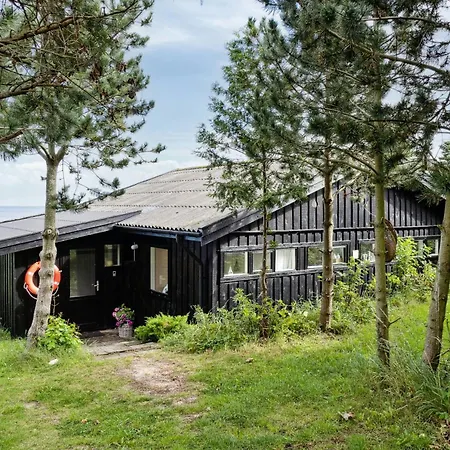 Сasa de vacaciones House With Wild Roses And Sunbeams *
